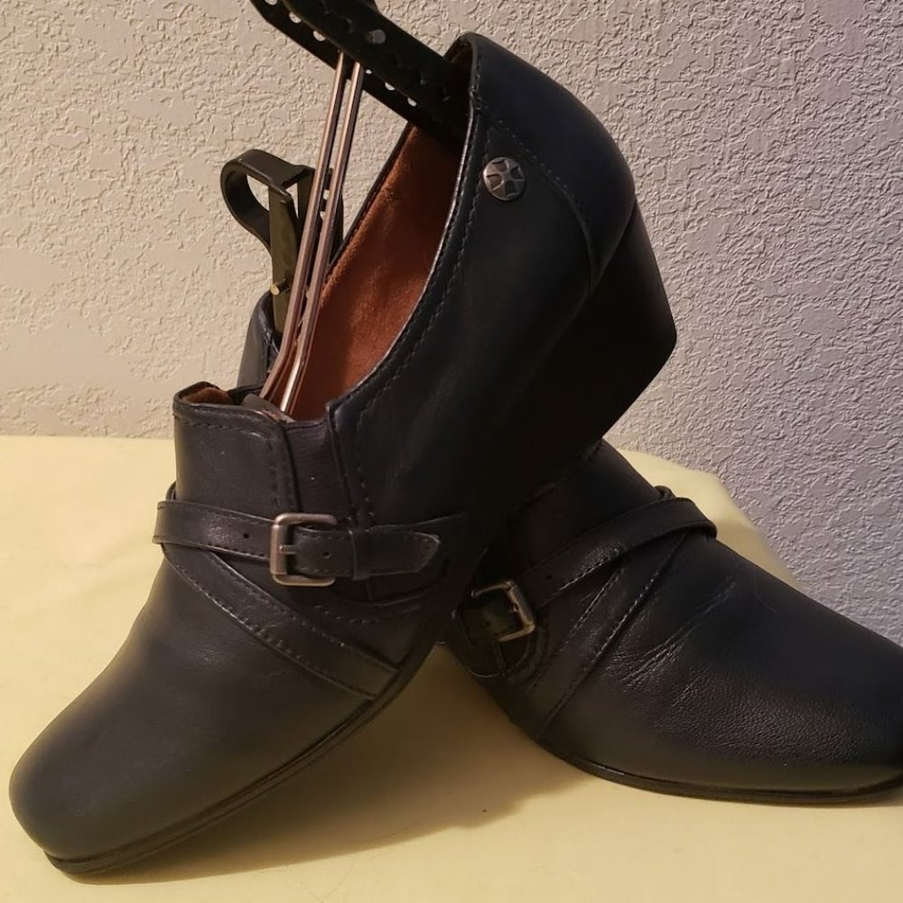 Naturalizer Womens sz 9M Wedge Heel, Slip on, Leather Navy Comfort